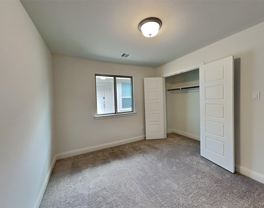 925 King Street - Photo Thumbnail 11