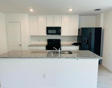 1728 Round House Lane - Photo Thumbnail 1