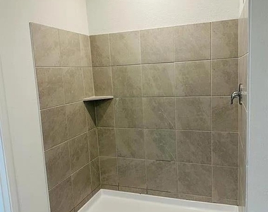 1728 Round House Lane - Photo Thumbnail 9