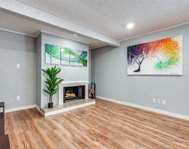4317 Hartford Street - Photo Thumbnail 5