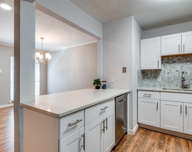 4317 Hartford Street - Photo Thumbnail 13