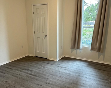 301 Ward Street - Photo Thumbnail 21