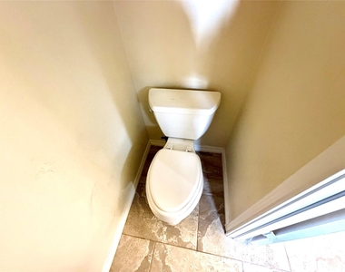 5808 Colby Drive - Photo Thumbnail 18