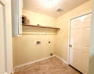 5808 Colby Drive - Photo Thumbnail 34