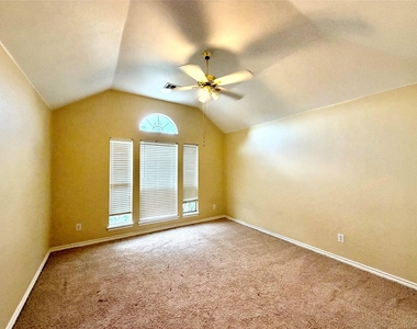 5808 Colby Drive - Photo Thumbnail 30