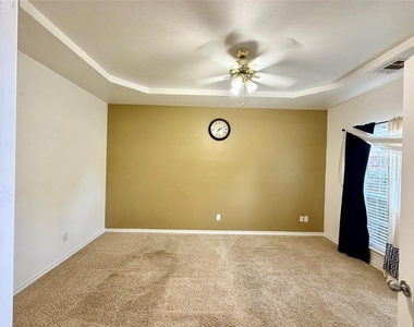 5808 Colby Drive - Photo Thumbnail 5