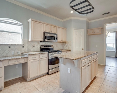 3816 Johnson Drive - Photo Thumbnail 9
