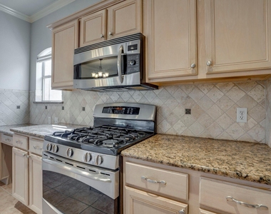 3816 Johnson Drive - Photo Thumbnail 8