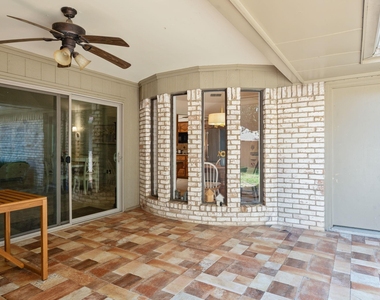 621 Harvest Glen Drive - Photo Thumbnail 20