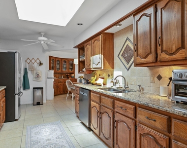 621 Harvest Glen Drive - Photo Thumbnail 5