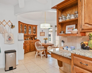 621 Harvest Glen Drive - Photo Thumbnail 6