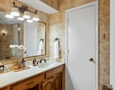 621 Harvest Glen Drive - Photo Thumbnail 14
