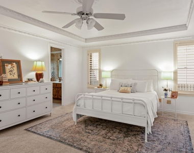 621 Harvest Glen Drive - Photo Thumbnail 12