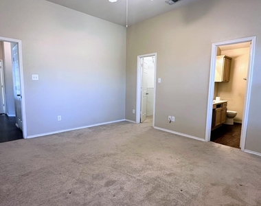 9220 Lenox Drive - Photo Thumbnail 11