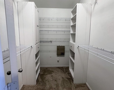 9220 Lenox Drive - Photo Thumbnail 14