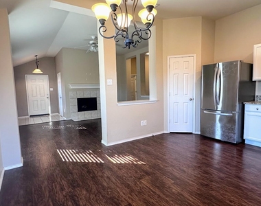 9220 Lenox Drive - Photo Thumbnail 7