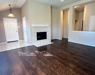 9220 Lenox Drive - Photo Thumbnail 4