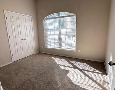 9220 Lenox Drive - Photo Thumbnail 18