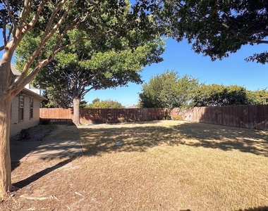 9220 Lenox Drive - Photo Thumbnail 21