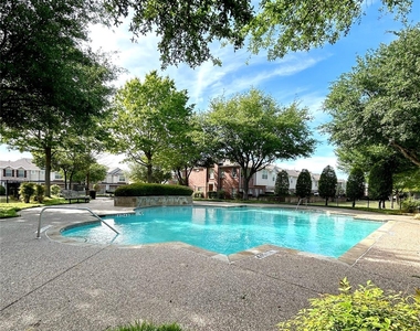 8734 Manhattan Avenue - Photo Thumbnail 13