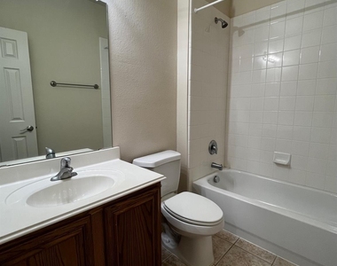 8734 Manhattan Avenue - Photo Thumbnail 7
