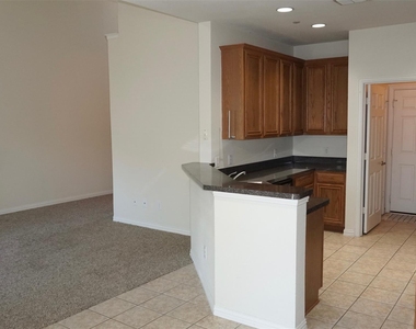 8734 Manhattan Avenue - Photo Thumbnail 4