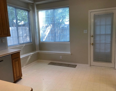 2118 Stoneridge Drive - Photo Thumbnail 6