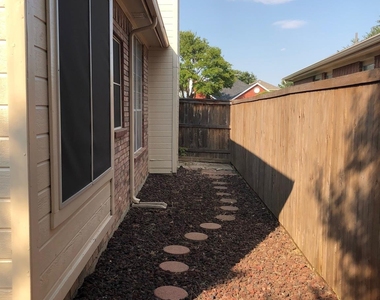 2118 Stoneridge Drive - Photo Thumbnail 20