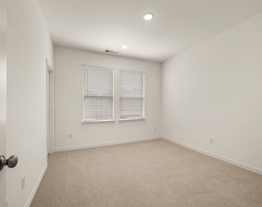 8936 Magnet Drive - Photo Thumbnail 31