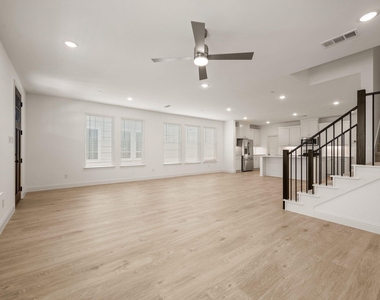8936 Magnet Drive - Photo Thumbnail 7