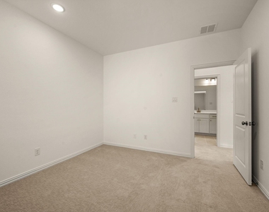8936 Magnet Drive - Photo Thumbnail 27