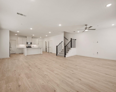 8936 Magnet Drive - Photo Thumbnail 6