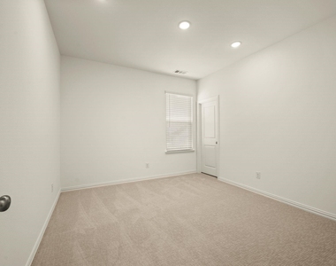 8936 Magnet Drive - Photo Thumbnail 26