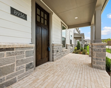 8936 Magnet Drive - Photo Thumbnail 4