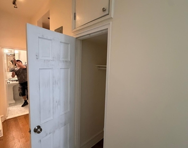 East 83rd Street - Photo Thumbnail 4