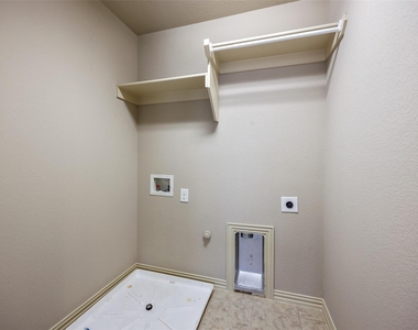 878 Caballero Drive - Photo Thumbnail 17