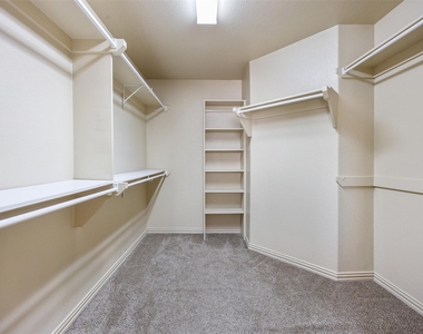 878 Caballero Drive - Photo Thumbnail 12