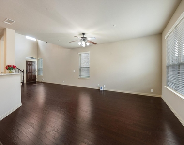 878 Caballero Drive - Photo Thumbnail 3