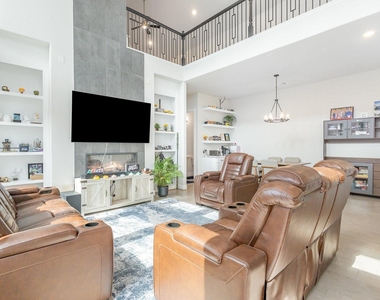 4954 Daybreak Drive - Photo Thumbnail 5
