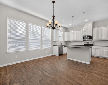 412 Brinkley Drive - Photo Thumbnail 9