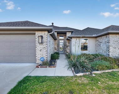 412 Brinkley Drive - Photo Thumbnail 1
