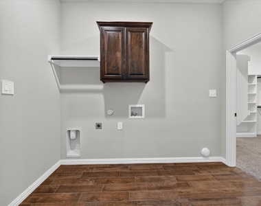 412 Brinkley Drive - Photo Thumbnail 12