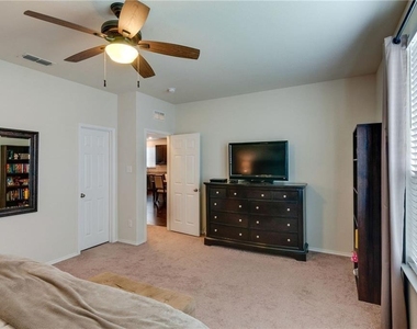7716 Shorthorn Way - Photo Thumbnail 14