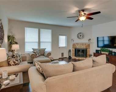 7716 Shorthorn Way - Photo Thumbnail 9