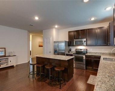 7716 Shorthorn Way - Photo Thumbnail 3