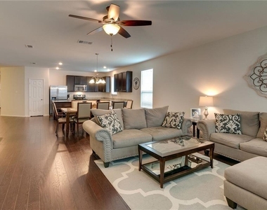 7716 Shorthorn Way - Photo Thumbnail 11