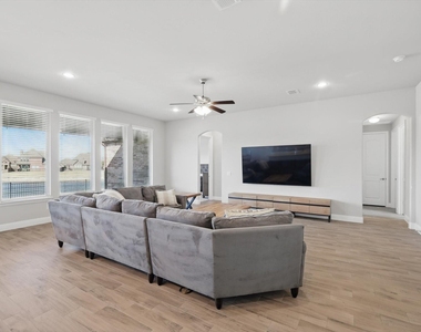 4303 Juniper Lane - Photo Thumbnail 8