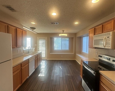 6705 Cambrian Way - Photo Thumbnail 4