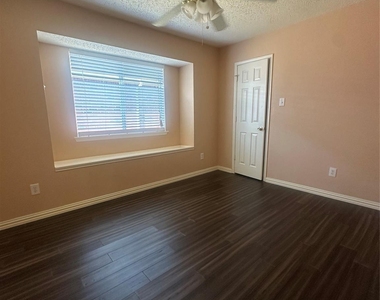6705 Cambrian Way - Photo Thumbnail 6