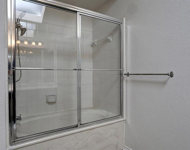 4206 Wild Plum Drive - Photo Thumbnail 16